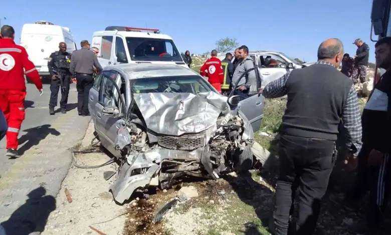 وفاة مواطنين وإصابة آخرين في حادث سير في الخليل