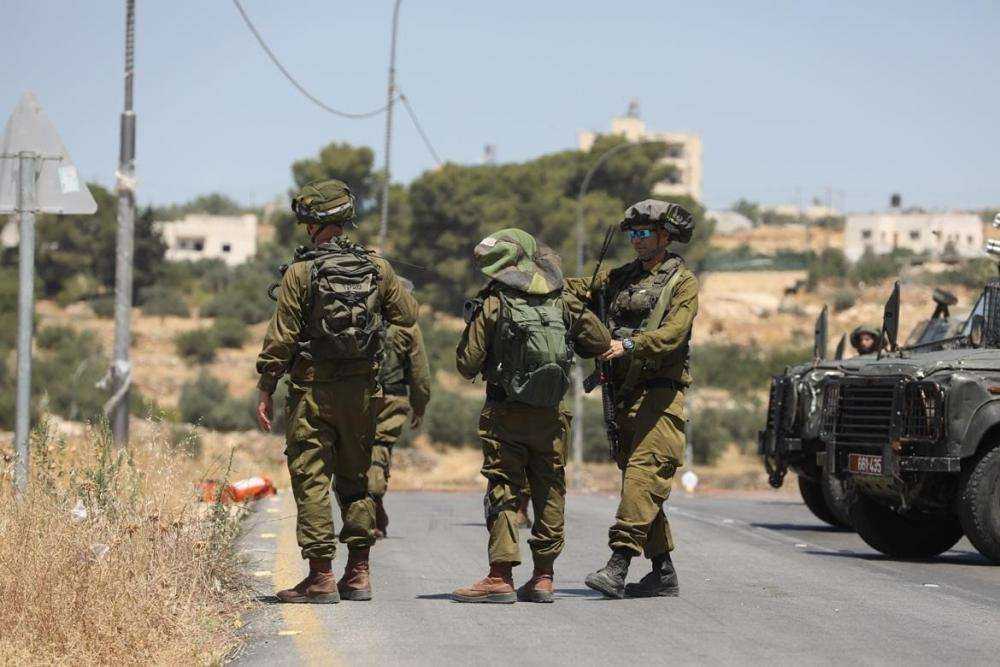 الاحتلال يعتقل 15 مواطنا من مناطق متفرقة من الضفة