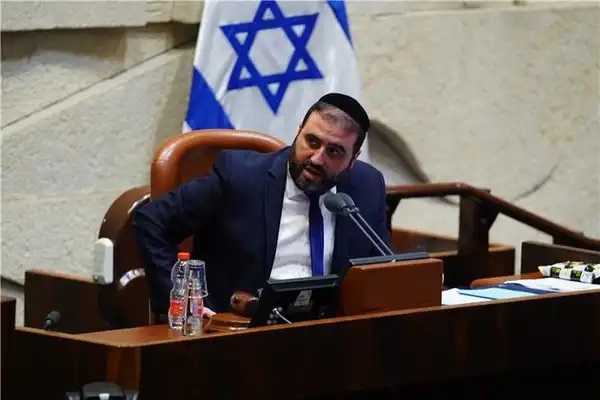 وزير الداخلية الاسرائيلية موشيه أربيل يطالب بإعادة العمال الفلسطينيين الى اسرائيل