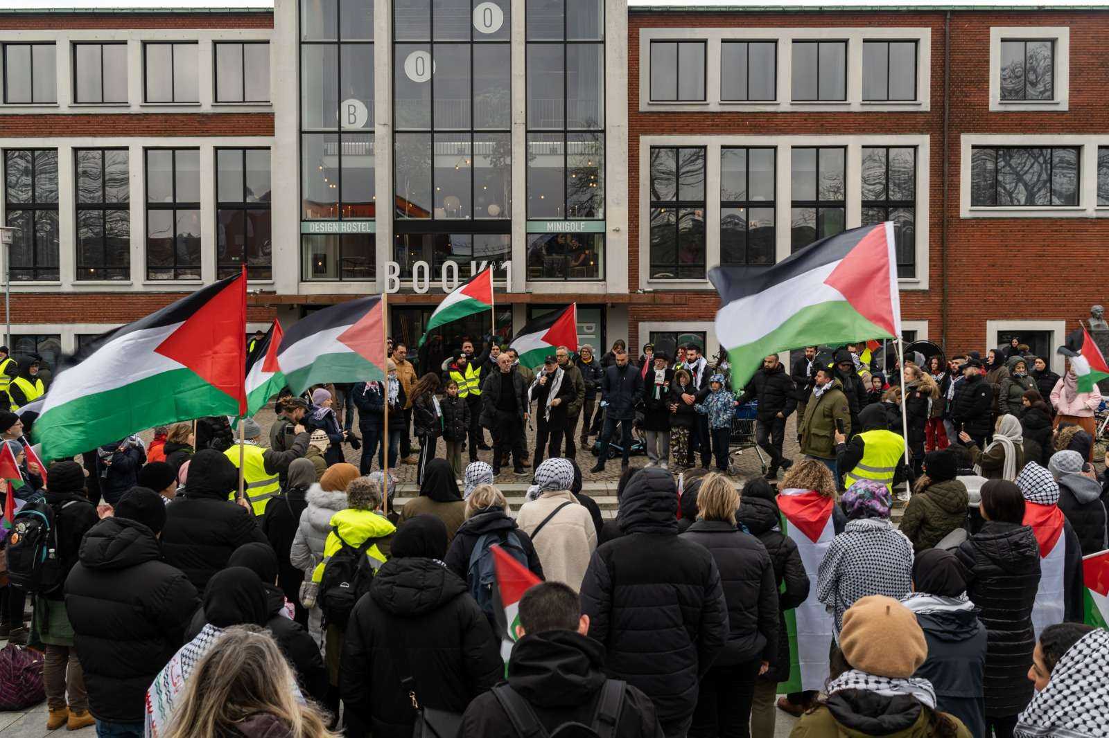 تظاهرة في مدينة آرهوس الدنماركية نصرة لفلسطين ورفضا للعدوان على غزة
