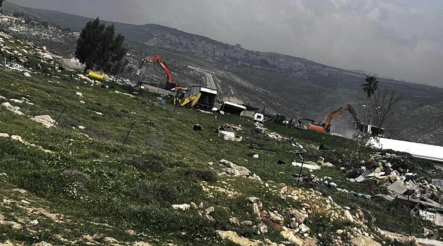 الاحتلال يهدم محطة ترحيل النفايات الصلبة التابعة لبلدية الرام