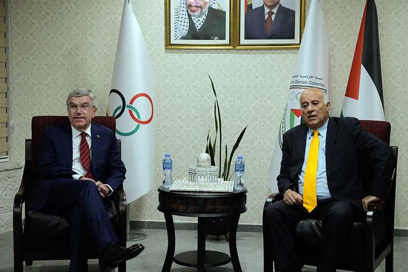 الرجوب يطلع رئيس الأولمبية الدولية على ما تواجهه الرياضية في فلسطين إثر عدوان الاحتلال
