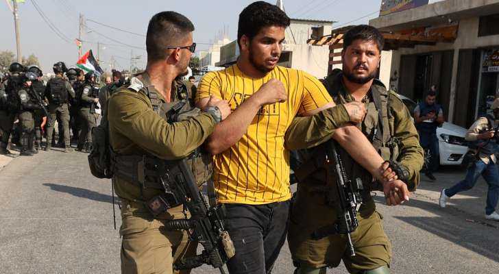 الاحتلال يعتقل 5 مواطنين من رام الله
