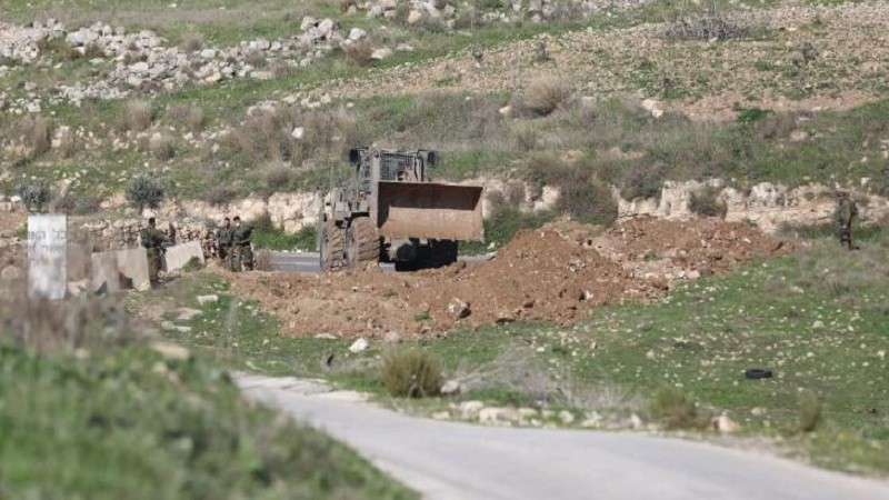 الاحتلال يغلق طرقا فرعية شمال غرب نابلس