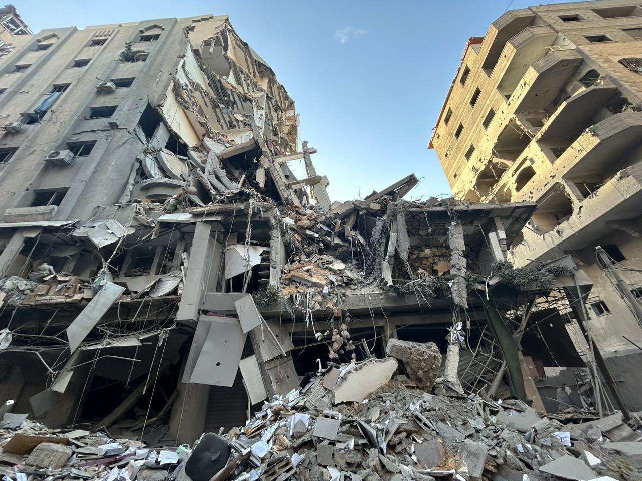 دائرة العمل والتخطيط الفلسطيني تدين تدمير مقرها بغزة وتسويته بالارض