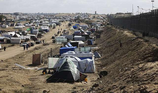ارتفاع شهداء قصف الاحتلال خيمة للنازحين غرب رفح إلى 11 بينهم مسعف