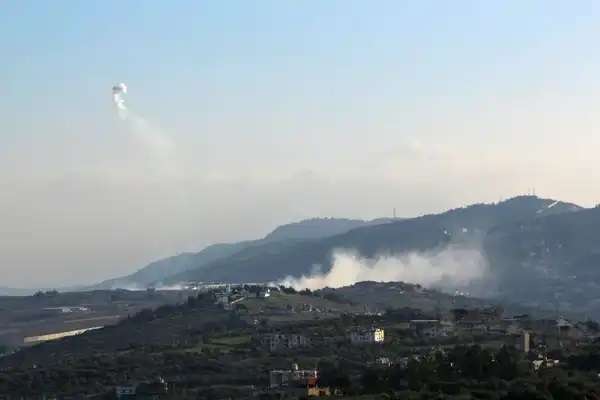 الاحتلال الإسرائيلي يقصف جنوب لبنان بالفسفور