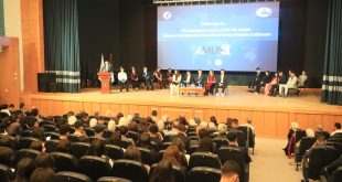 محافظ نابلس غسان دغلس يشارك في افتتاح مؤتمر محاكاة الأمم المتحدة لطلبة بكالوريا الرواد