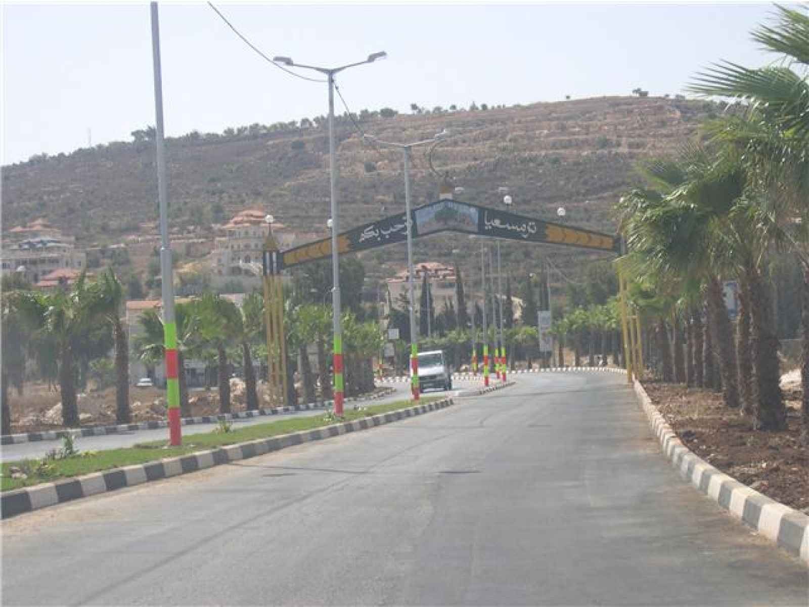الاحتلال يغلق مدخل بلدة ترمسعيا شمال شرق رام الله
