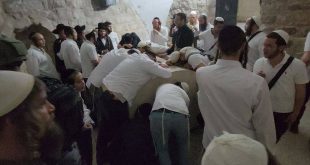 عشرات المستوطنين يقتحمون نابلس ويؤدون "طقوساً تلمودية" في قبر يوسف