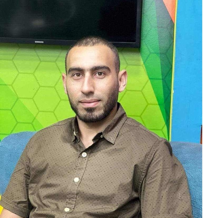 استشهاد الصحفي سالم أبو طيور بقصف الاحتلال منزله في النصيرات وسط قطاع غزة
