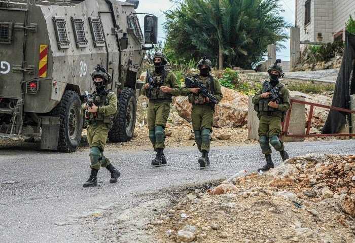 الاحتلال يقتحم الخليل ويعتقل 27 مواطنا من محافظة الخليل
