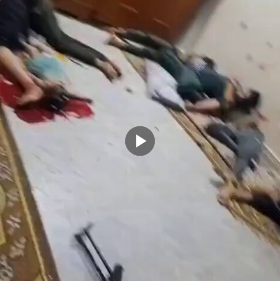 بالفيديو : أب يقتل 12 فردا من عائلته ثم ينتحر