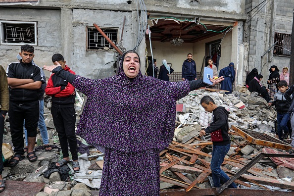 شهيدان ومصابون بقصف إسرائيلي استهدف وسط وجنوب قطاع غزة
