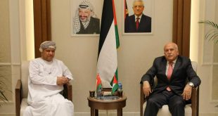 وزير الاقتصاد محمد العامور وسفير سلطنة عمان يبحثان سبل التعاون بين البلدين