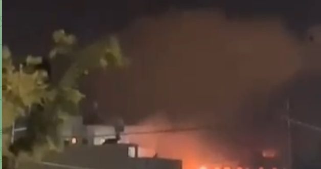 مستوطنون يضرمون النار بمنزل في دوما جنوب نابلس