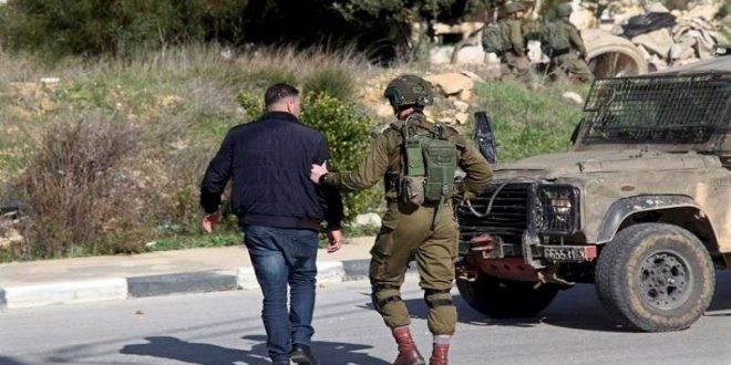 الاحتلال يعتقل ثلاثة مواطنين من بيت أمر شمال الخليل