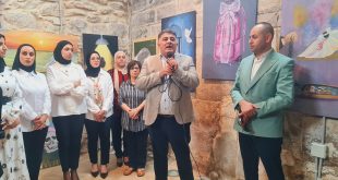 محافظ نابلس غسان دغلس يفتتح معرض "عناق لغزة" بتنظيم من مركز الدراسات النسوية