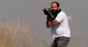مستوطن يطلق الرصاص الحي صوب منازل المواطنين في مخيم العروب