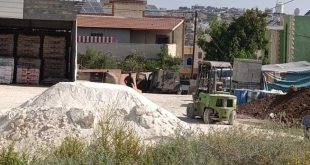 الاحتلال يصادر جرافة في قراوة بني حسان غرب سلفيت