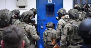 هيئة الأسرى : "سجانو الرملة" يستغلون أمراض المعتقلين للإمعان في اجراءاتهم القمعية والتنكيلية