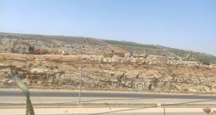 الاحتلال يقوم بتجريف اراضي المواطنين غرب سلفيت