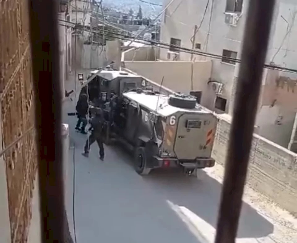 الاحتلال يحاصر منزلا في قرية مثلث الشهداء جنوب جنين