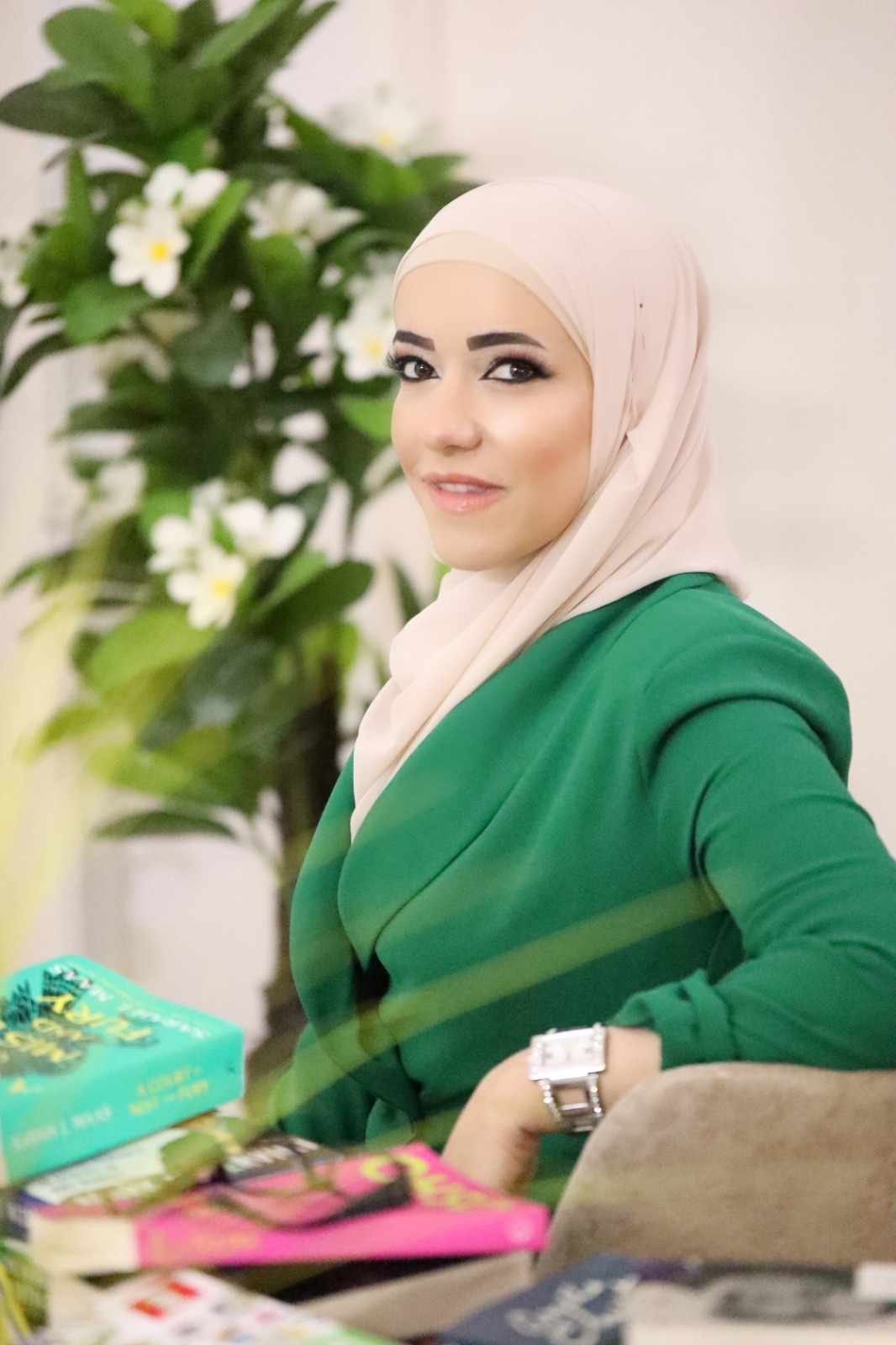 "المرأة: شعلة الحياة ونبض الوطن .. يوم المرأة العالمي: احتفاء بالعطاء والإنجاز" ، بقلم : د. تهاني رفعت بشارات