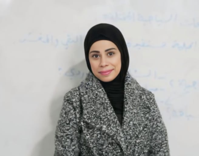 يتيمة ، بقلم : علا خليفة