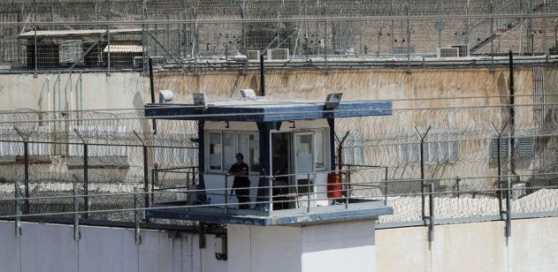  ثلاثة أسرى في سجن "جلبوع" يعانون أوضاعا صحية حرجة
