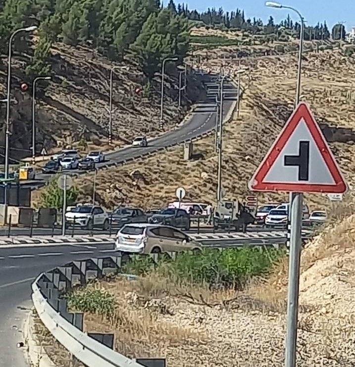 قوات الاحتلال تعيق حركة المواطنين غرب بيت لحم