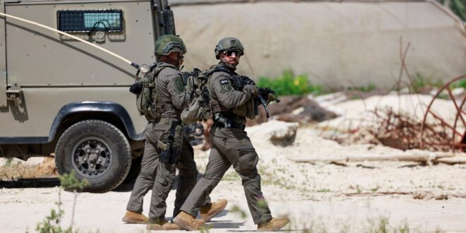 جيش الاحتلال يعتقل أربعة مواطنين بينهم طفل من محافظة الخليل