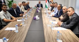 حسين الشيخ يستقبل محافظ جنين للاطلاع على آخر تطورات الحالة العامة بالمحافظة