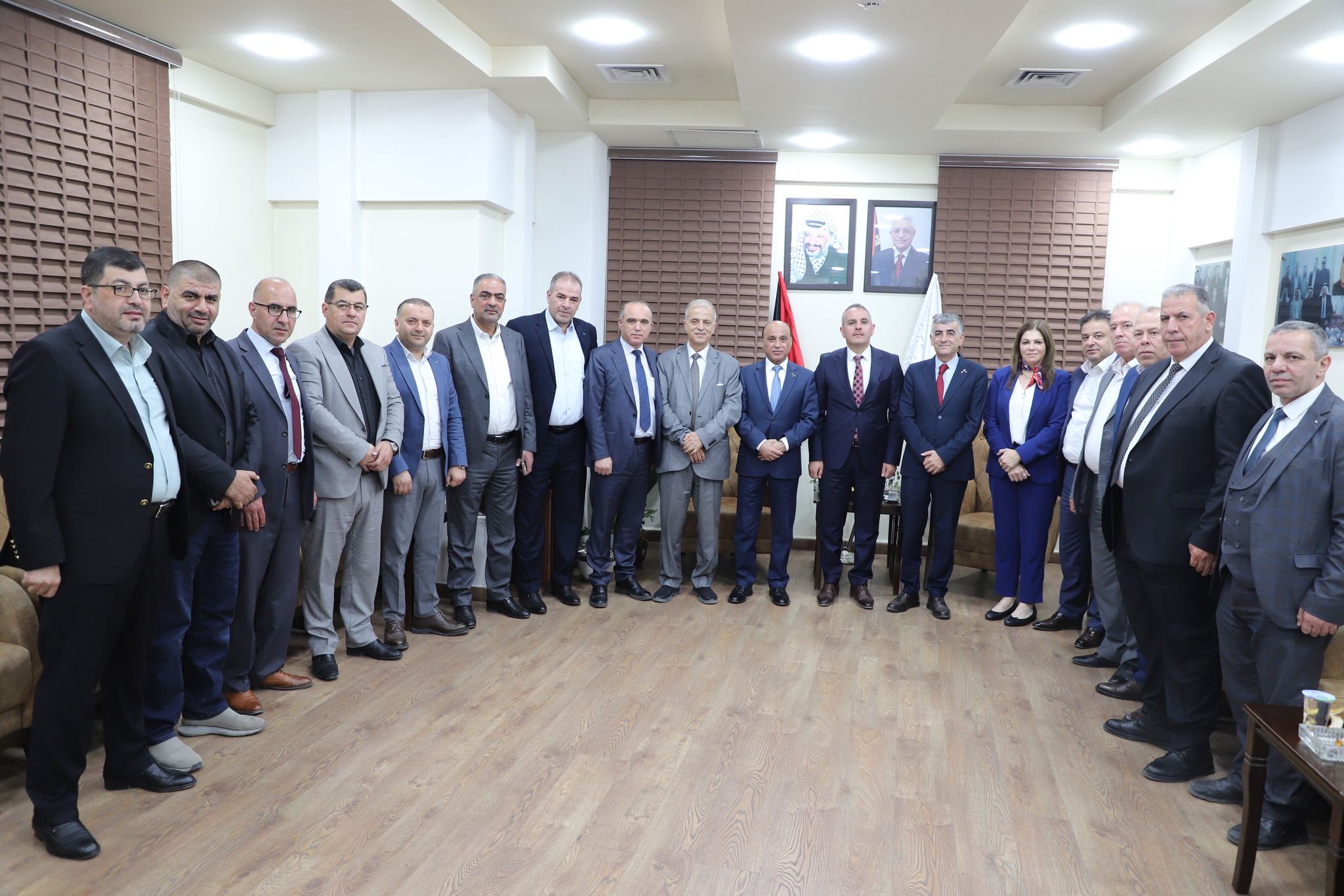 غرفة تجارة وصناعة حافظة الخليل تستقبل وزير النقل والمواصلات