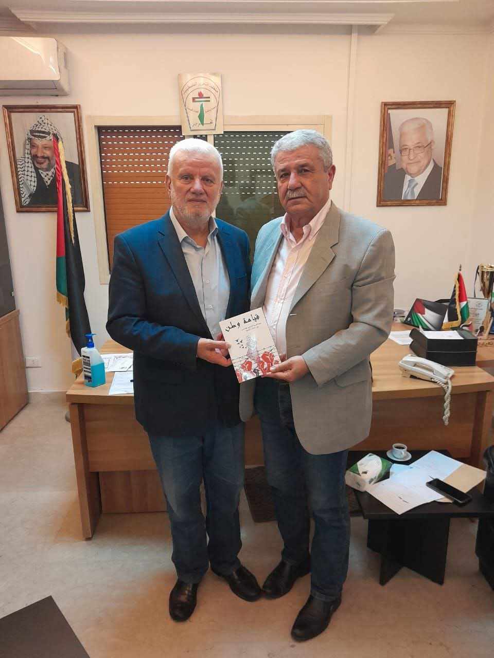 فتحي أبو العردات يستقبل مسؤول هيئة التوجيه السياسي والمعنوي