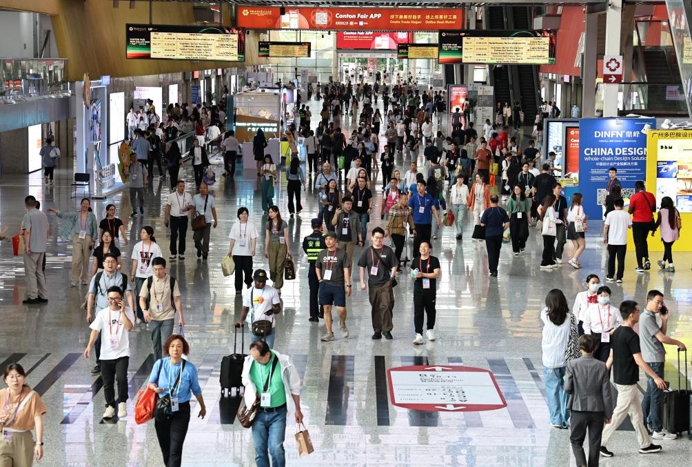 الصين : اختتام معرض كانتون الـ137 بعدد قياسي من المشترين الأجانب