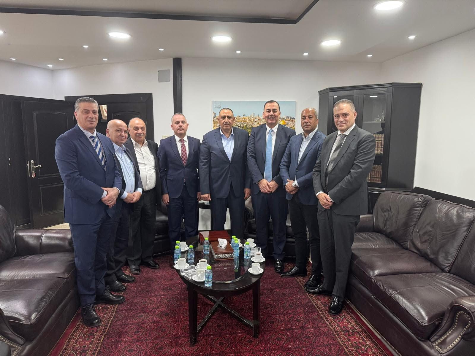 رؤساء مجالس ادارة الغرفة التجارية الصناعية الزراعية يلتقون بمدير عام جهاز الأمن الوقائي اللواء إياد الأقرع