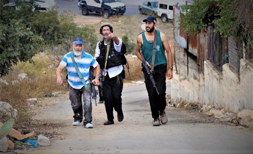 إصابة مواطن وزوجته إثر اعتداء المستوطنين عليهما في مسافر يطا جنوب الخليل