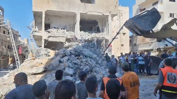 5 شهداء في قصف للاحتلال على جباليا بقطاع غزة

