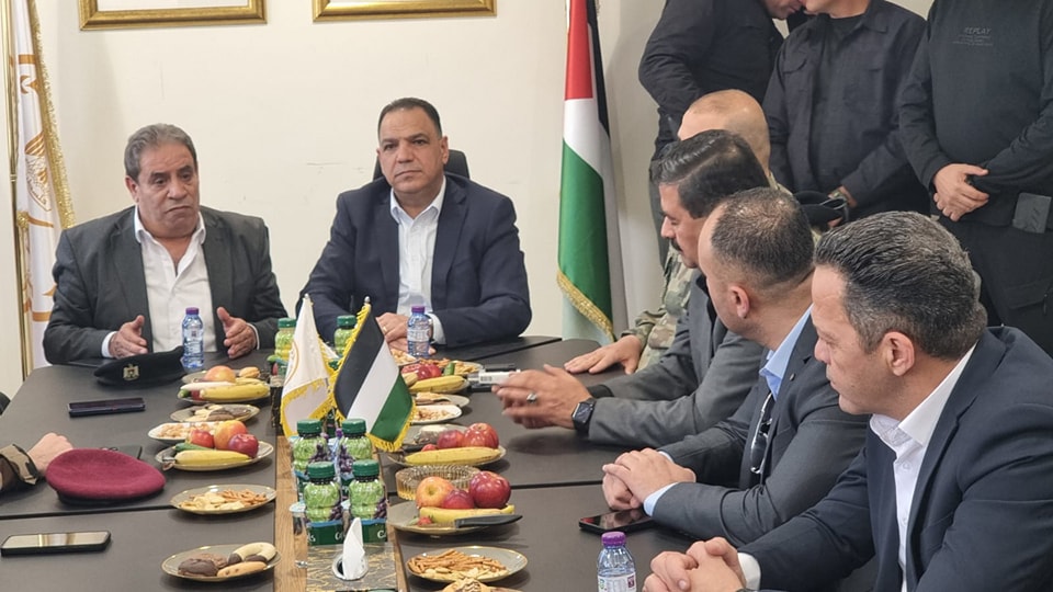 اللواء محمد الخطيب يتفقد مديرية الاستخبارات العسكرية في بيت لحم ويبحث تعزيز التعاون الأمني