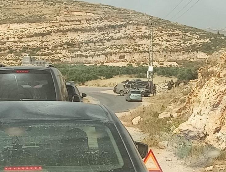 الاحتلال يغلق المدخل الغربي للمغير شمال رام الله بالاتجاهين