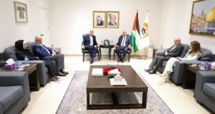 شفا - استقبل نائب رئيس اللجنة التنفيذية لمنظمة التحرير الفلسطينية، ونائب رئيس دولة فلسطين، حسين الشيخ، وفد من بلدية رام الله، برئاسة رئيس البلدية، عيسى قسيس، في مكتبه بمدينة رام الله.