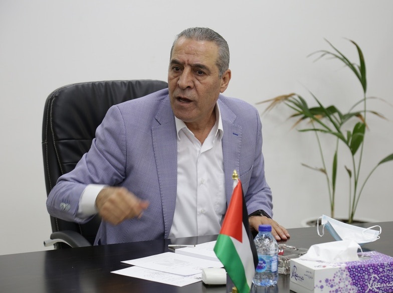 حسين الشيخ يدين إطلاق الاحتلال النار على المبعوثين الدبلوماسيين في جنين