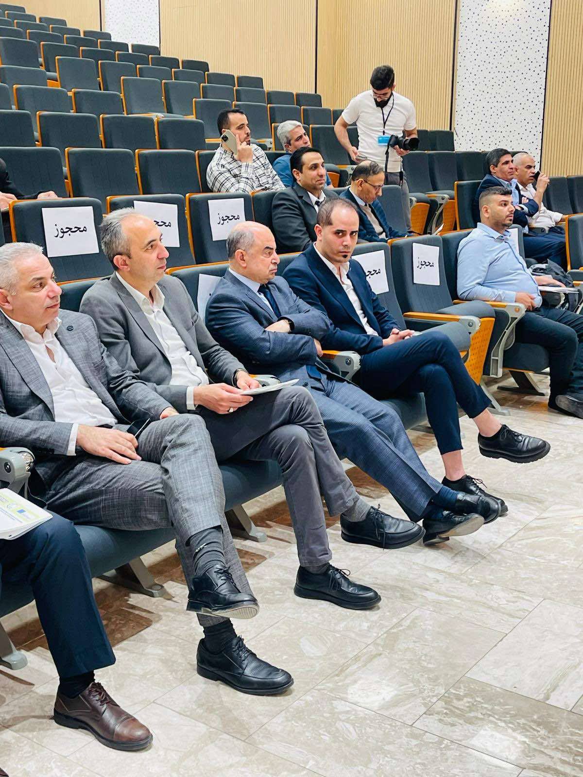 رجل الاعمال والناشط شحدة الخياط يشارك في ورشه عمل حول الطاقة المستدامة