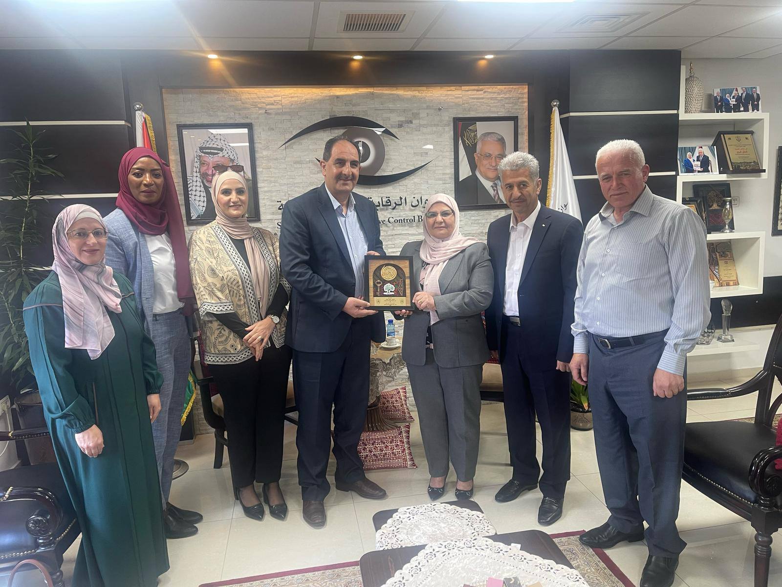 رئيس ديوان الرقابة أمل فرج تستقبل أمين عام اللجنة الأولمبية الفلسطينية اللواء عبد المجيد حجة