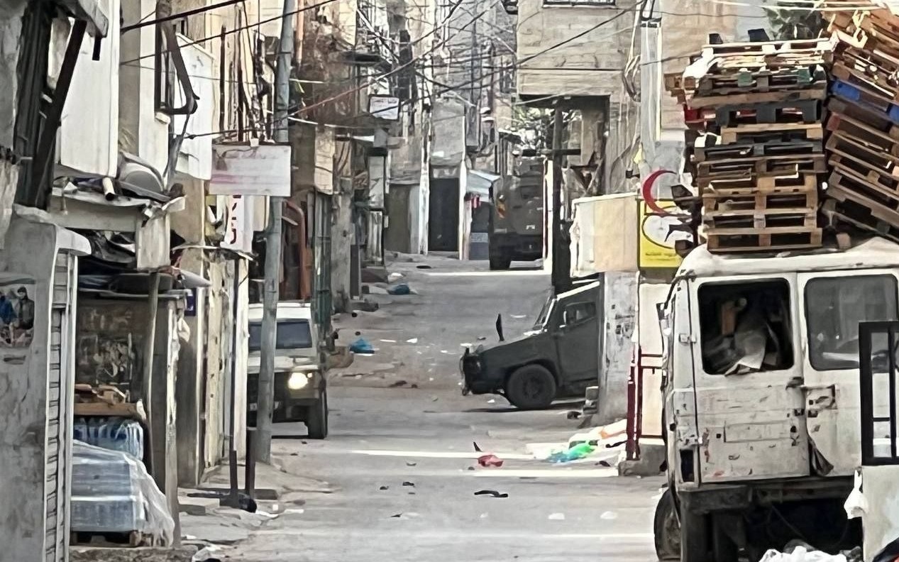 الاحتلال يحاصر منزلا في مخيم بلاطة شرق نابلس