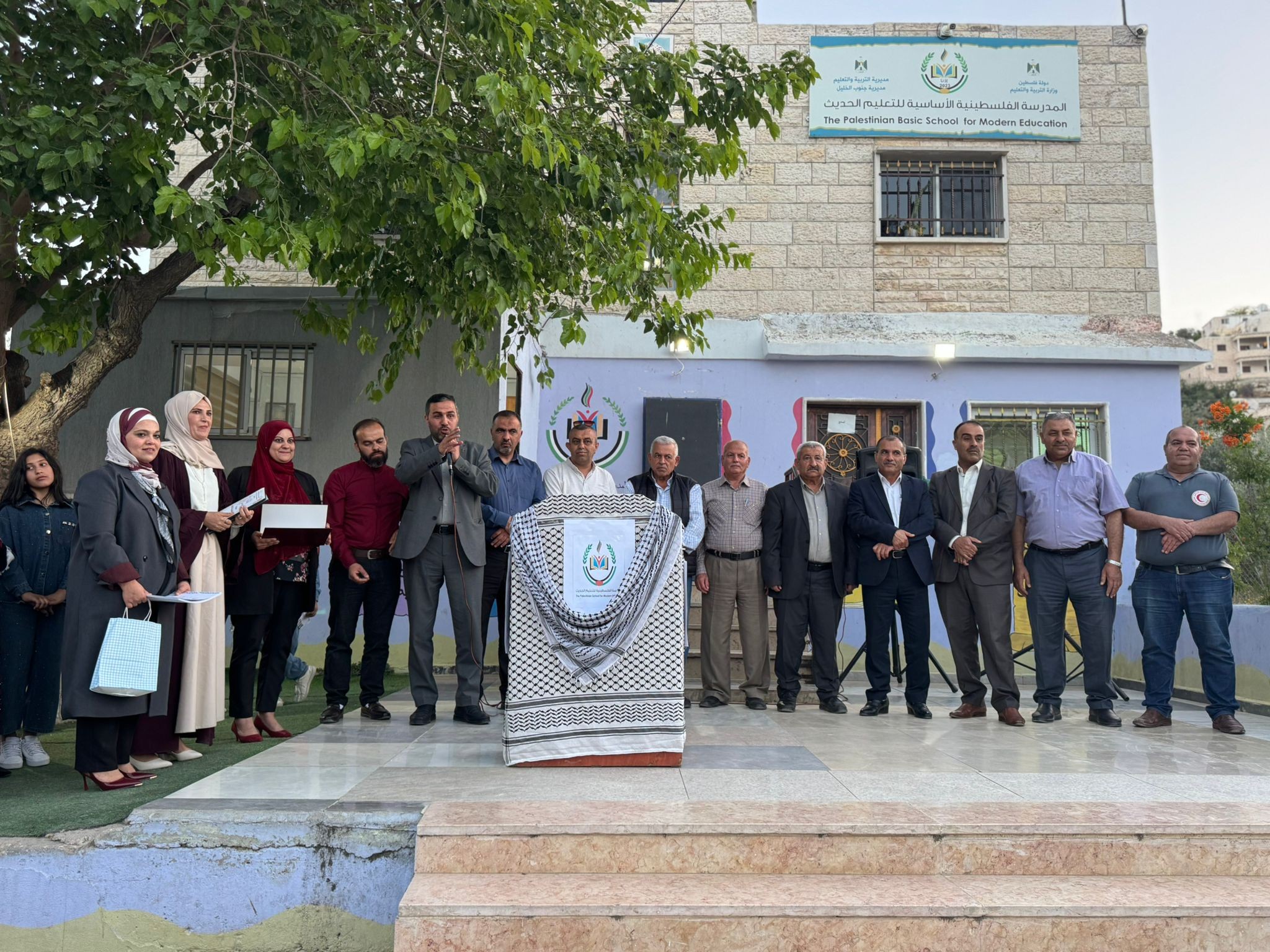 نادي أحباب اللغة العربية الفلسطيني يخرج الفوج الأول من دورة فن الخطابة والإلقاء في إذنا