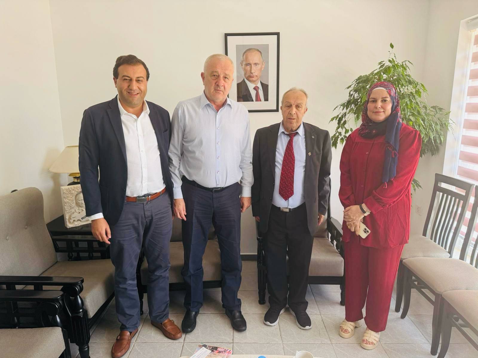 وفد من اتحاد المؤرخين والآثاريين الفلسطيني وجمعية خريجي جامعة سانت بطرسبورغ في ضيافة السفير الروسي في فلسطين