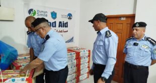 الشرطة توزع مساعدات غذائية على المواطنين النازحين في جنين