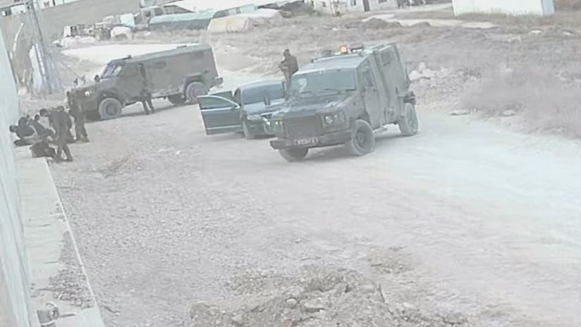 الاحتلال يحتجز خمسة شبان وينكّل بهم غرب نابلس